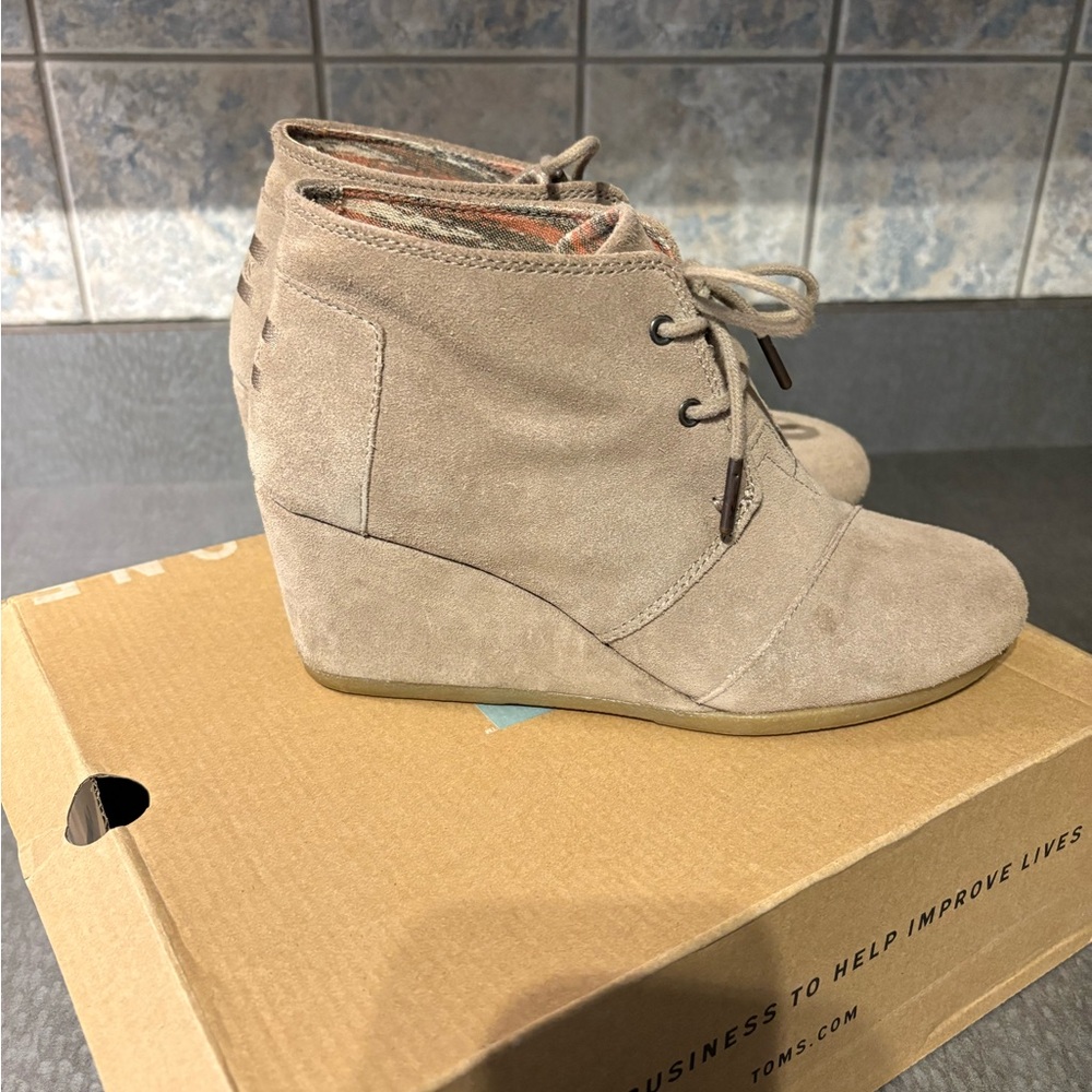 TOMS Women's Taupe Suede Wedge Booties